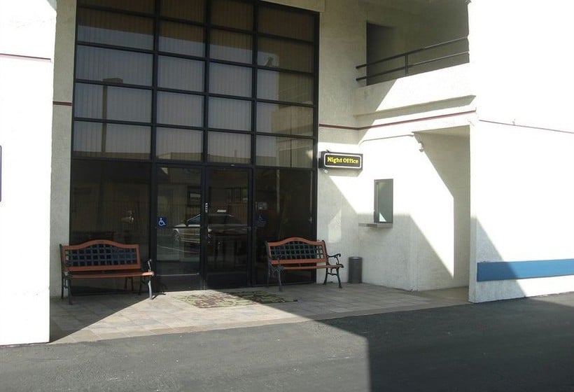 Hotel Bakersfield Inn & Suites  | Bakersfield | California | United States 5