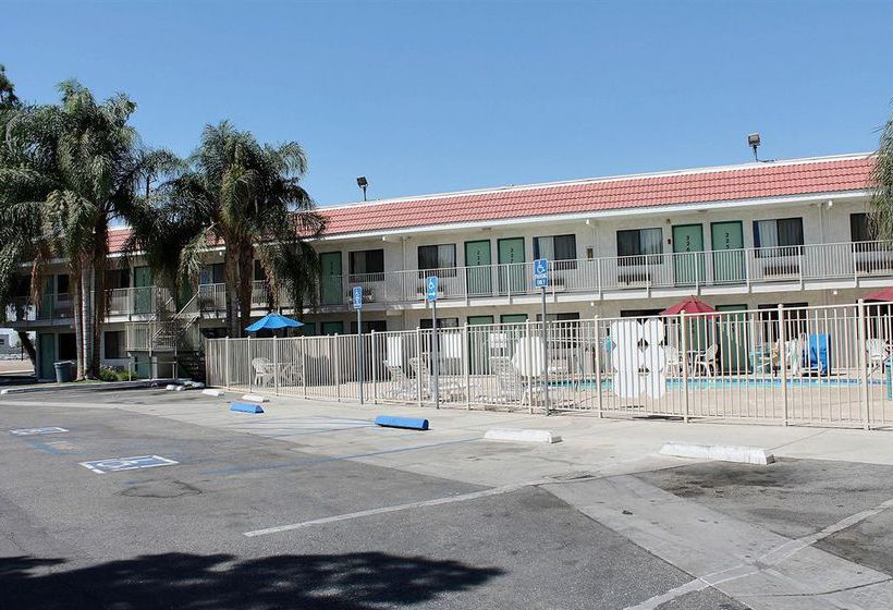Motel 6 California Avenue  | Bakersfield | California | United States 1