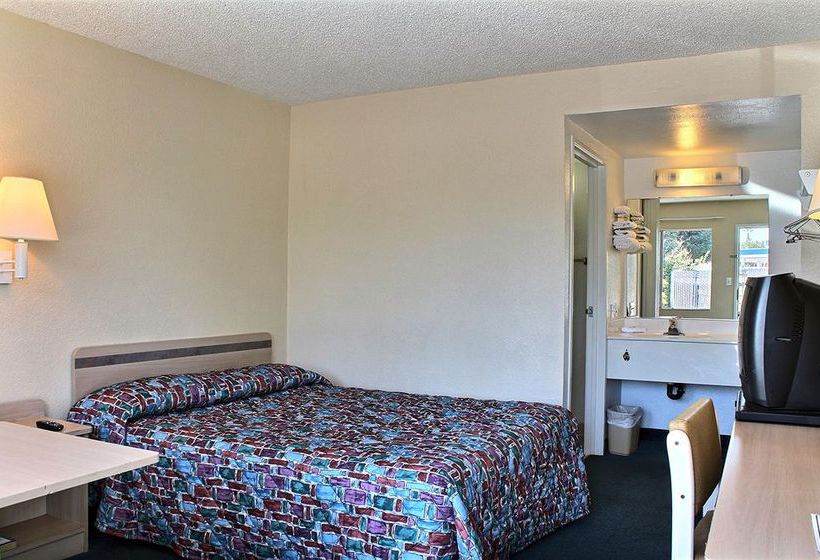 Motel 6 California Avenue  | Bakersfield | California | United States 10