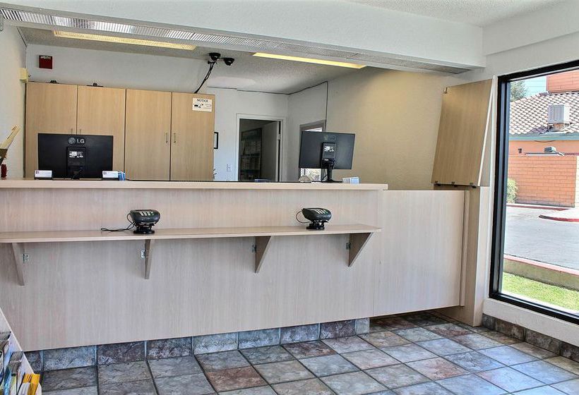 Motel 6 California Avenue  | Bakersfield | California | United States 11