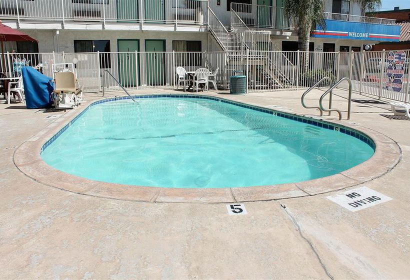 Motel 6 California Avenue  | Bakersfield | California | United States 13