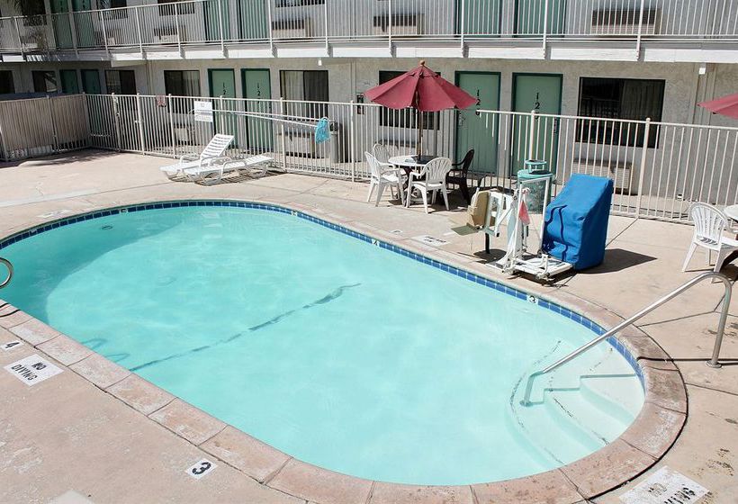 Motel 6 California Avenue  | Bakersfield | California | United States 14