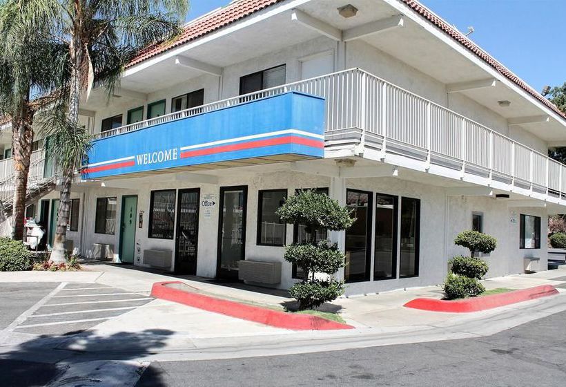 Motel 6 California Avenue  | Bakersfield | California | United States 18