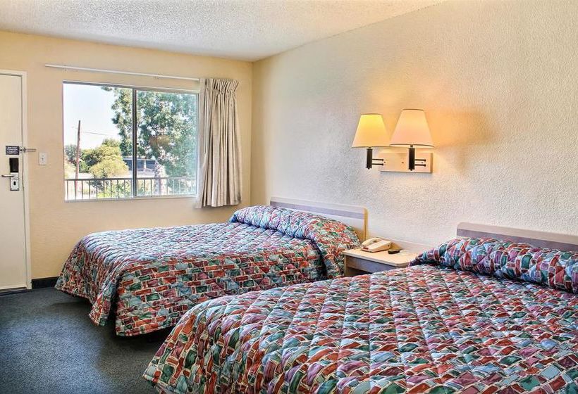 Motel 6 California Avenue  | Bakersfield | California | United States 19