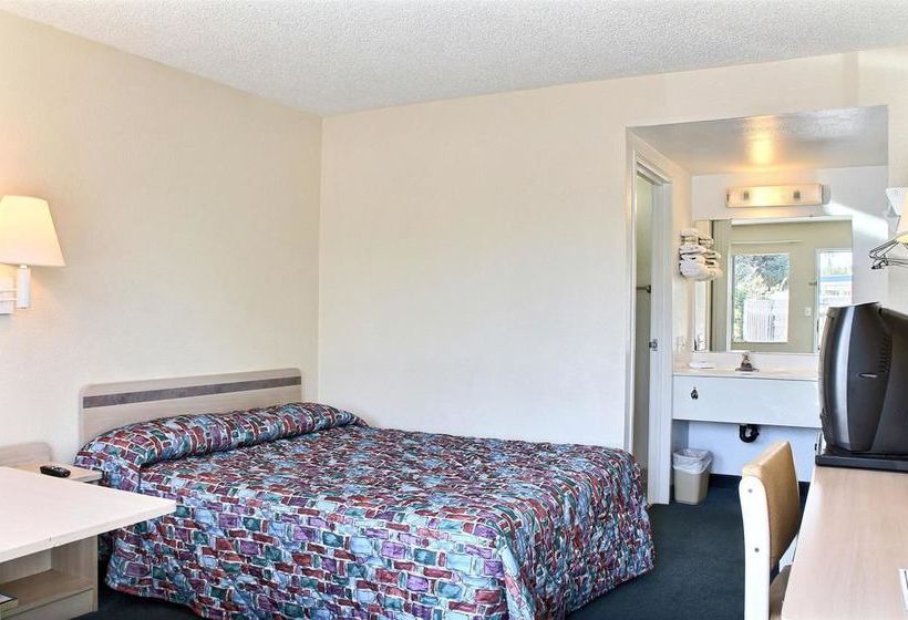 Motel 6 California Avenue  | Bakersfield | California | United States 20