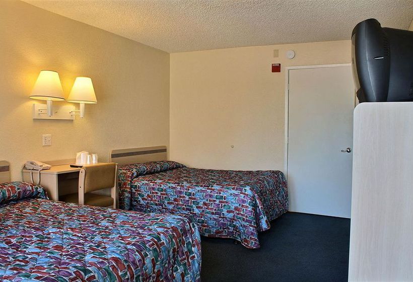 Motel 6 California Avenue  | Bakersfield | California | United States 6