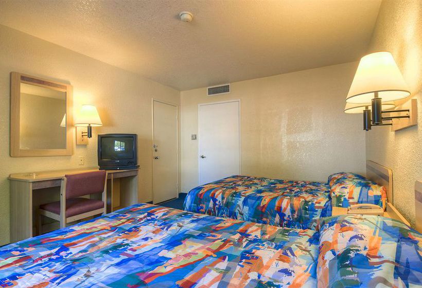 Motel 6 Central  | Barstow | California | United States 4