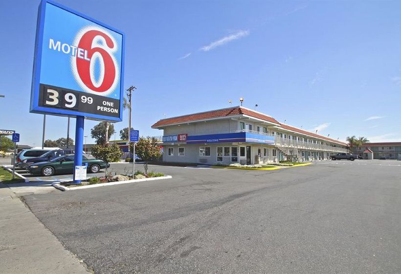 Motel 6 Blackstone California