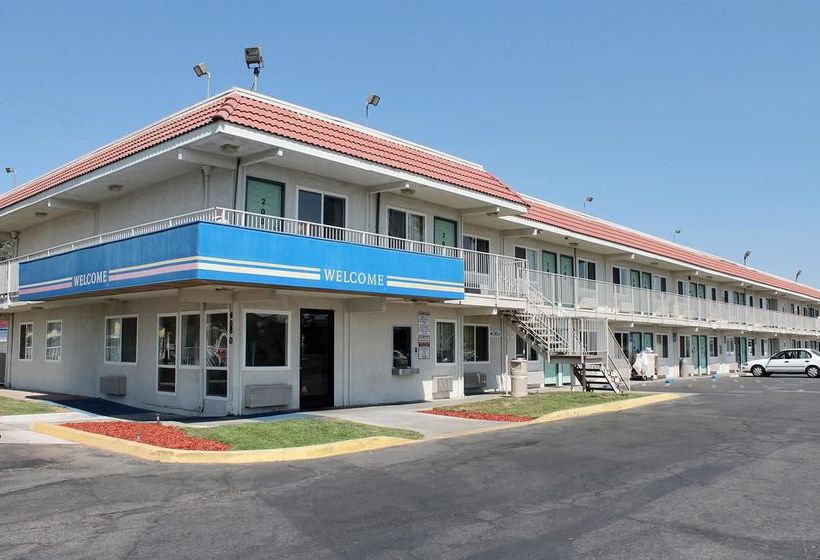 Motel 6 Blackstone  | Fresno | California | United States 11