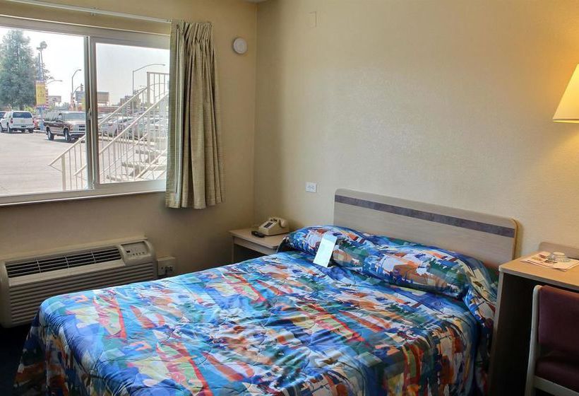 Motel 6 Blackstone  | Fresno | California | United States 15