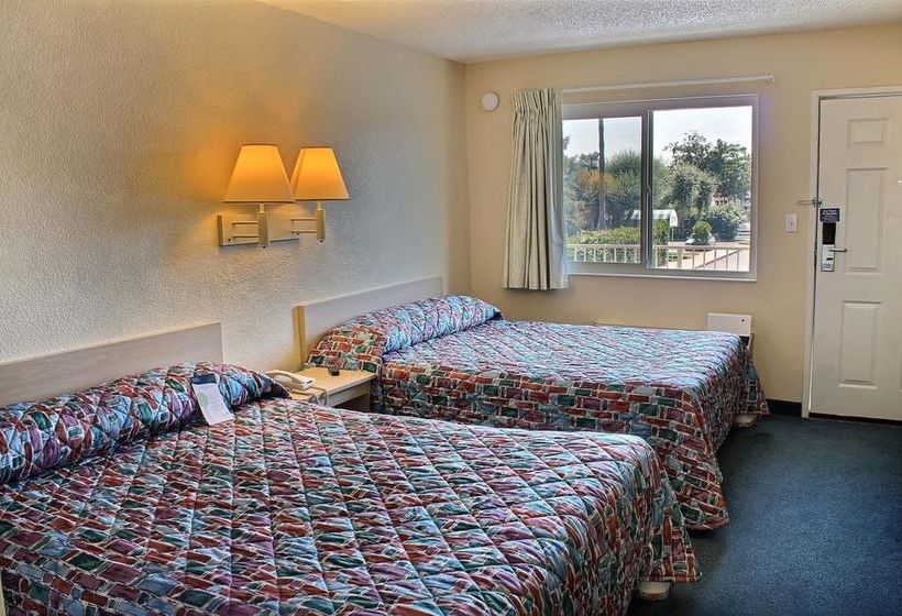 Motel 6 Blackstone  | Fresno | California | United States 18