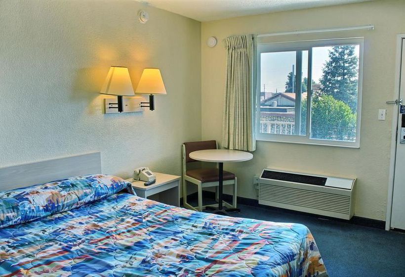 Motel 6 Blackstone  | Fresno | California | United States 20