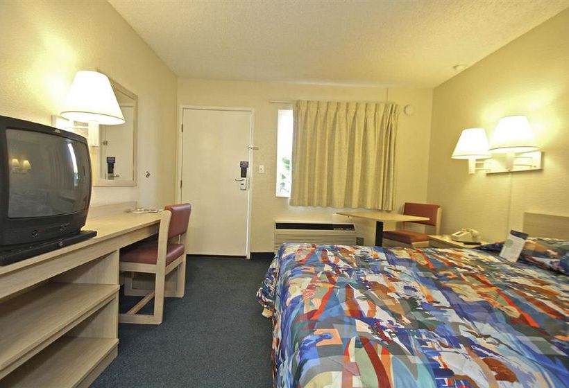 Motel 6 Blackstone  | Fresno | California | United States 4