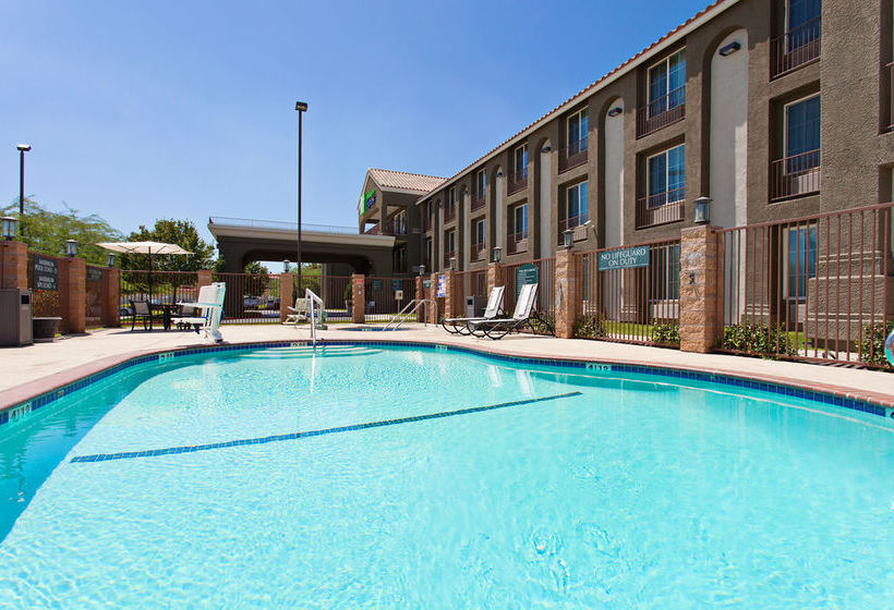 Hotel Holiday Inn Express Lancaster  | Lancaster | California | United States 16