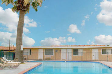 Tropic Motel  | Lancaster | California | United States 2