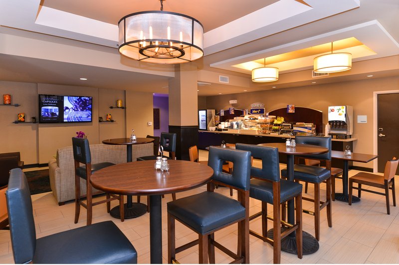 Holiday Inn Express Hotel - Suites Indio  | Indio | California | United States 11