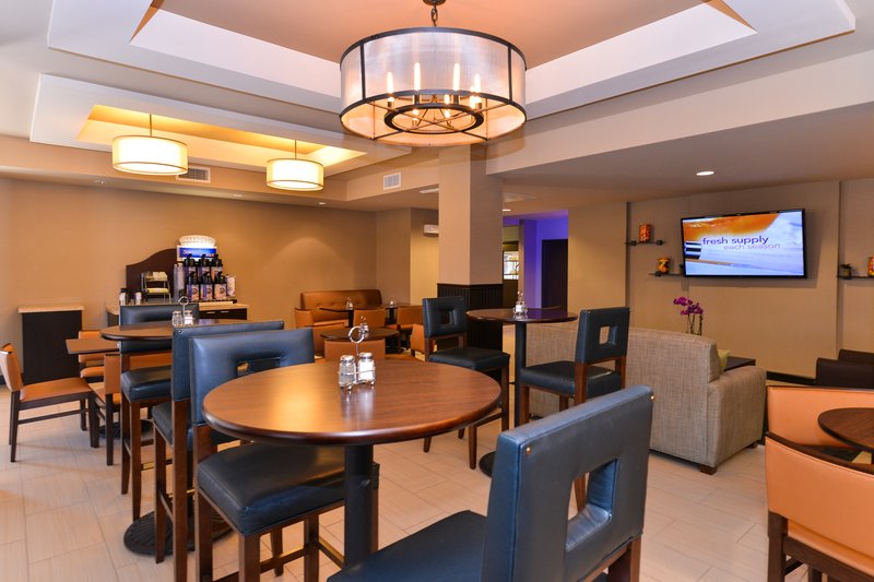 Holiday Inn Express Hotel - Suites Indio  | Indio | California | United States 5