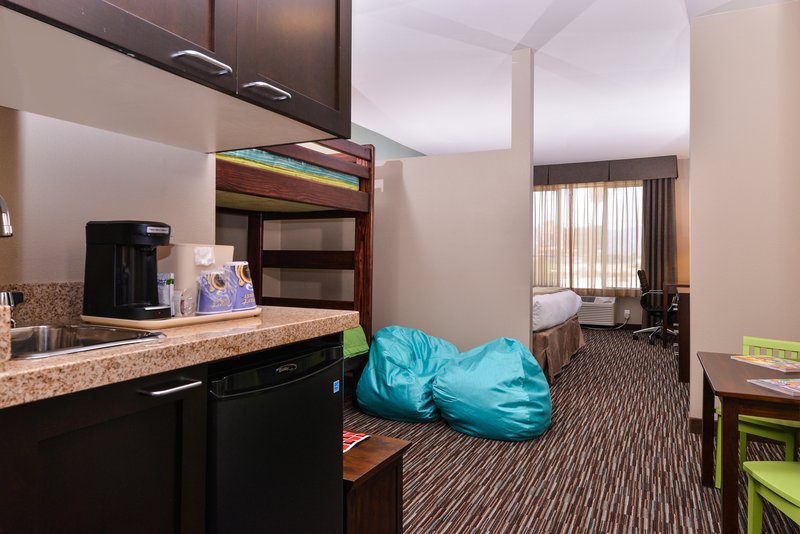 Holiday Inn Express Hotel - Suites Indio  | Indio | California | United States 8