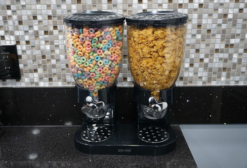 Hotel Ramada Limeted Lax Airport East  | Inglewood | California | United States 7