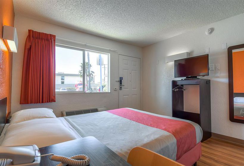 Motel 6 Los Angeles - Long Beach  | Long Beach | California | United States 10