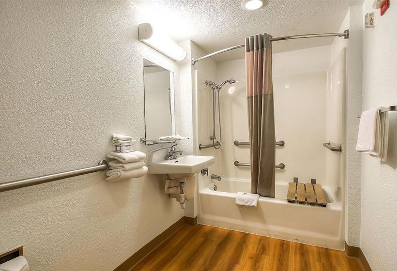 Motel 6 Los Angeles - Long Beach  | Long Beach | California | United States 13