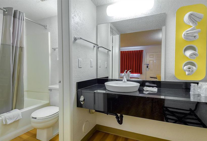 Motel 6 Los Angeles - Long Beach  | Long Beach | California | United States 7