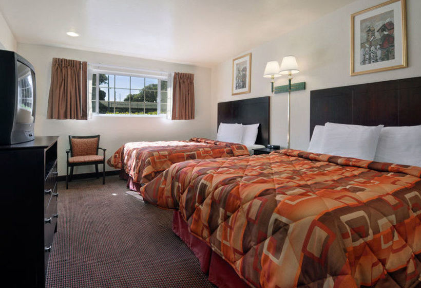 Hotel Super 8 Monterey  | Monterey | California | United States 1