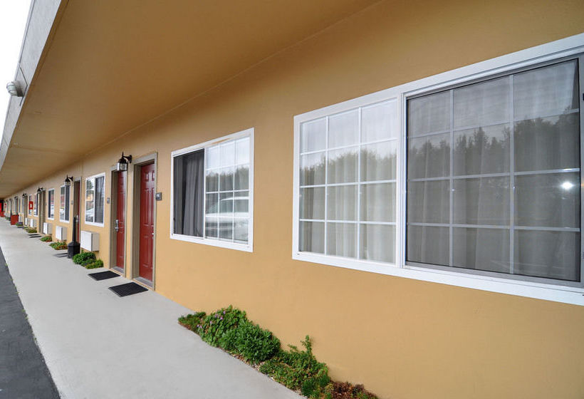 Hotel Super 8 Monterey  | Monterey | California | United States 8