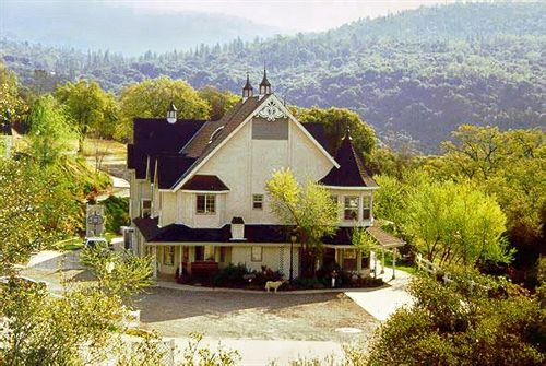 Hotel Hounds Tooth Inn