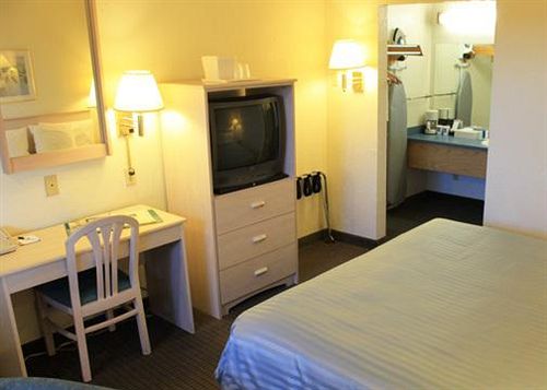 Hotel Quality Inn Monterey Beach Dunes   | Marina | California | United States 15