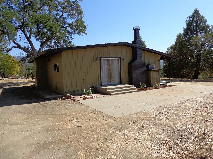 Mountain Trail Lodge Vacation Rental  | Oakhurst | California | United States 10