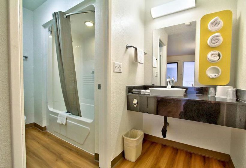 Motel 6 Monterey North Fremont Street  | Monterey | California | United States 3