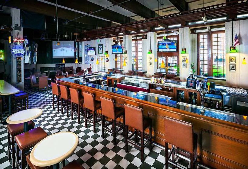 Hotel Hilton Oakland Airport  California