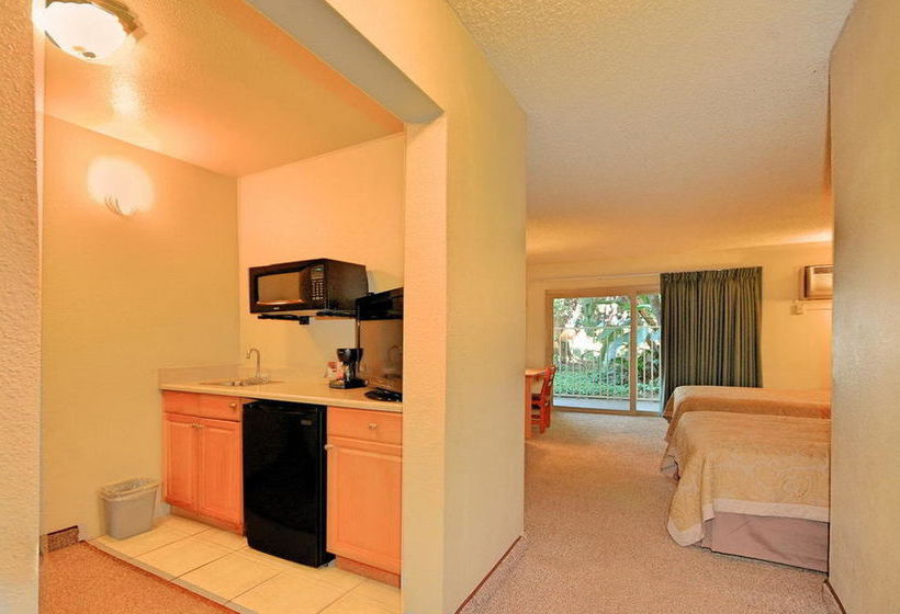 Super 8 Motel  | Long Beach | California | United States 16