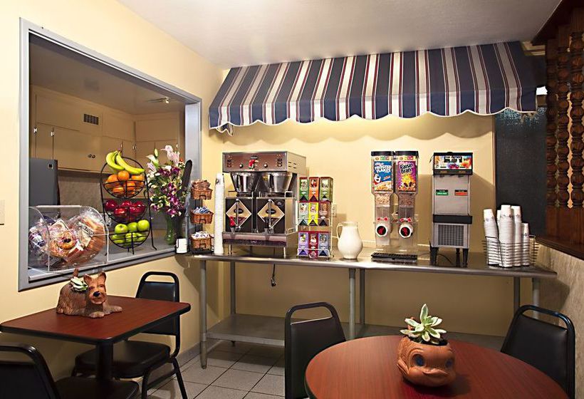 Travelodge Hotel at LAX Airport  | Los Angeles | California | United States 12