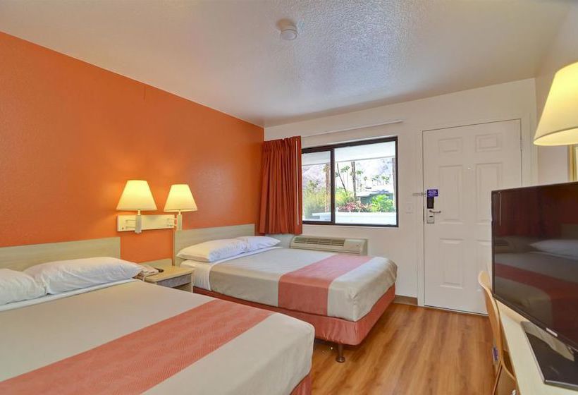 Motel 6 Palm Springs East - East Palm Canyon  | Palm Springs | California | United States 7