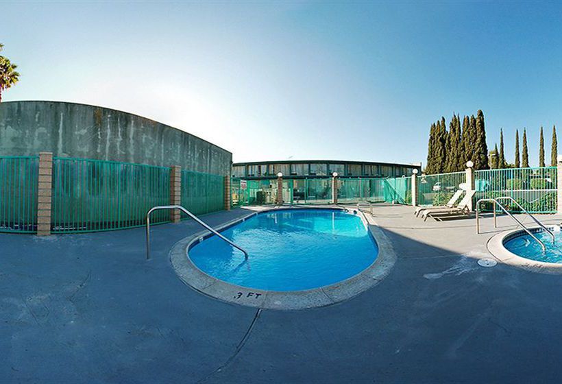 Hotel Travelodge Pasadena Central California