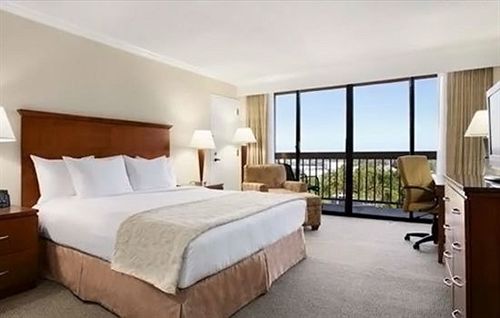 Hotel Hilton Ontario Airport   | Ontario | California | United States 19