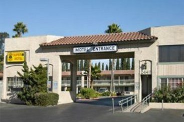 Hotel Super 8 Ontario CA 
