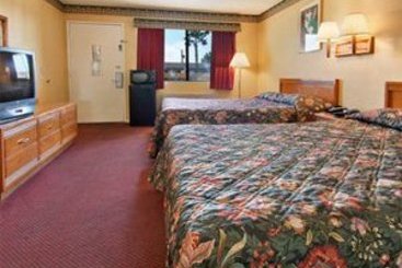 Hotel Super 8 Ontario CA  | Ontario | California | United States 2
