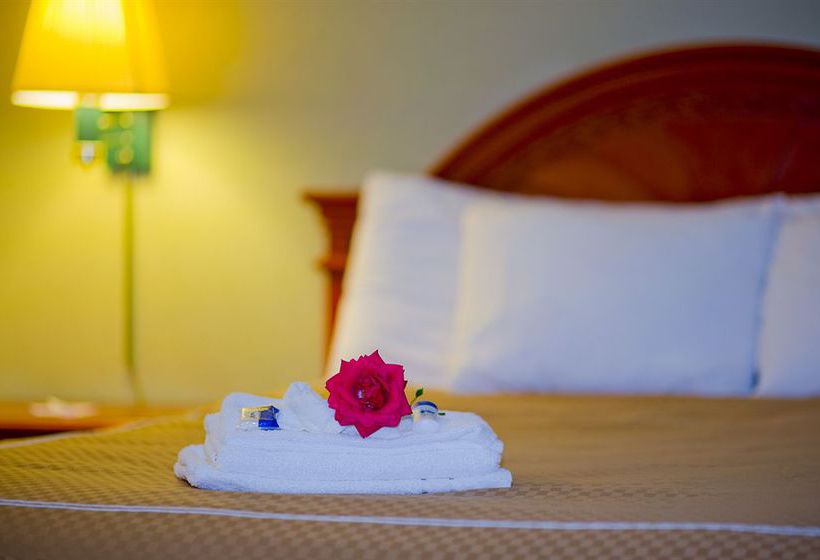 Hotel AmericaŽs Best Inn Suites Redwood City California