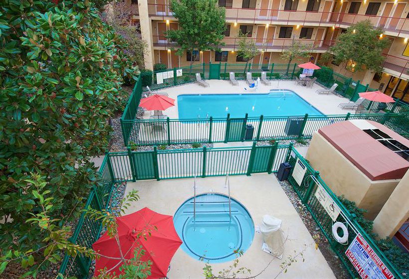 Hotel Oxford Suites  | Roseville | California | United States 3