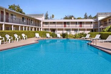 Hotel Super 8 San Jose Airport Convention Ctr. Area  | San Jose | California | Estados Unidos 1