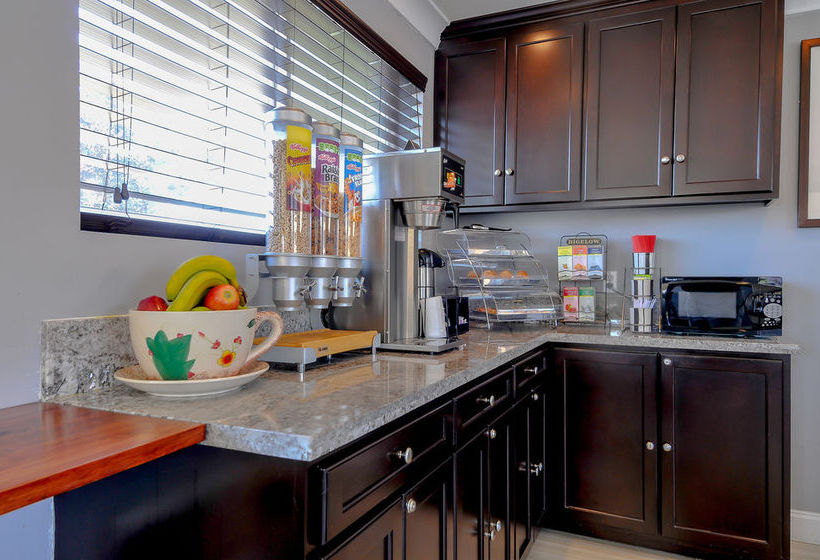 Hotel Vagabond Inn  | Whittier | California | United States 20