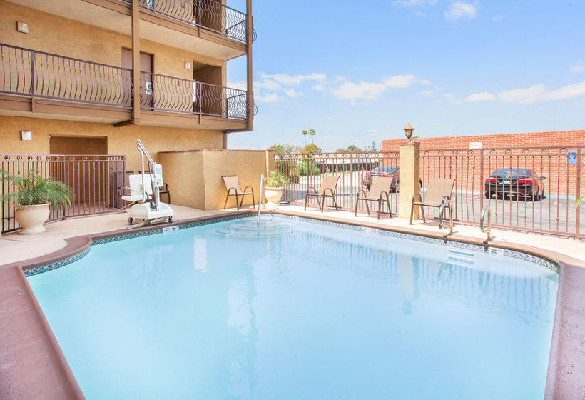 Hotel Super 8 Westminster CA Huntington Beach Area  | Westminster | California | United States 1
