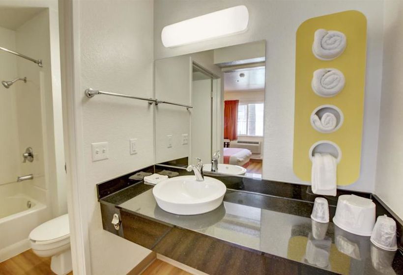 Motel 6 Westminster North  | Westminster | California | United States 19