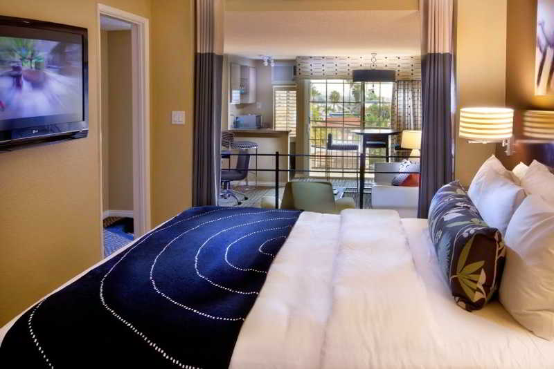 Le Montrose Suite Hotel  | West Hollywood | California | United States 17