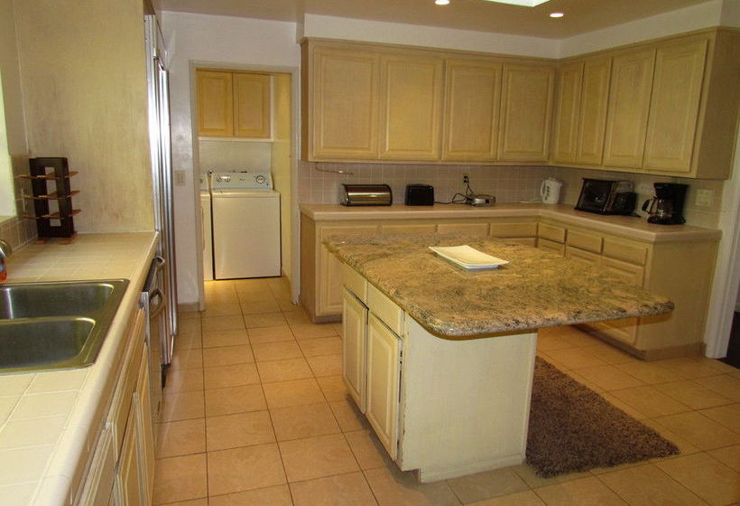 Hotel Full City View House With Pool  | West Hollywood | California | United States 12