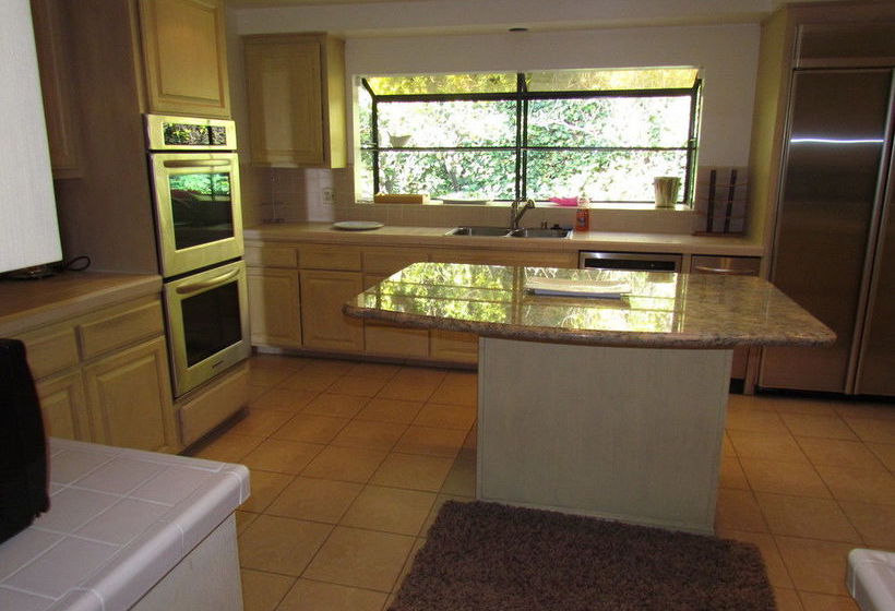 Hotel Full City View House With Pool  | West Hollywood | California | United States 8