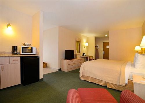 Hotel Quality Inn & Suites Weed  | Weed | California | United States 13